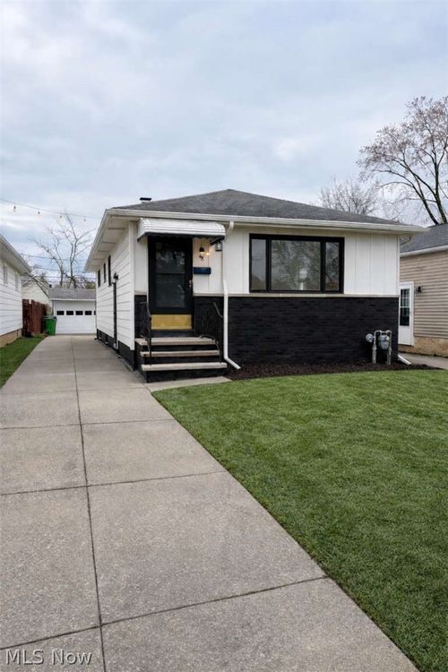 48 William St, Bedford, OH, 44146-4632 | Card Image