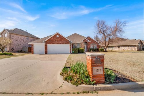 11717 Skyway Ave, Oklahoma City, OK, 73162-2205 | Card Image