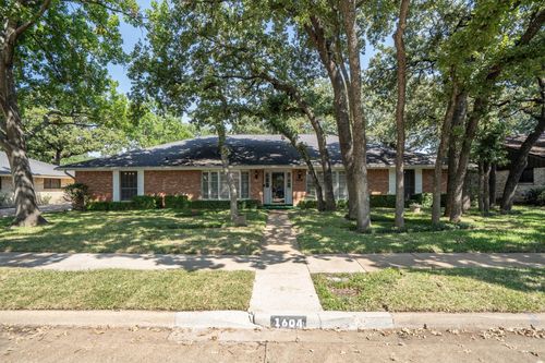 1604 Oak Meadow Dr, Irving, TX, 75061-2151 | Card Image