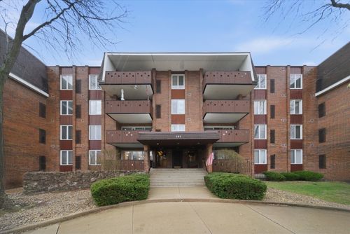 apt-101-121 S Spruce Ave, Wood Dale, IL, 60191-2149 | Card Image