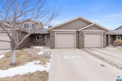 2404 E Meadowside Pl, Sioux Falls, SD, 57108-3705 | Card Image