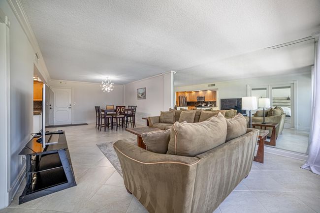 APT-507 - 405 N Ocean Blvd, Condo with 2 bedrooms, 2 bathrooms and null parking in Pompano Beach FL | Image 9