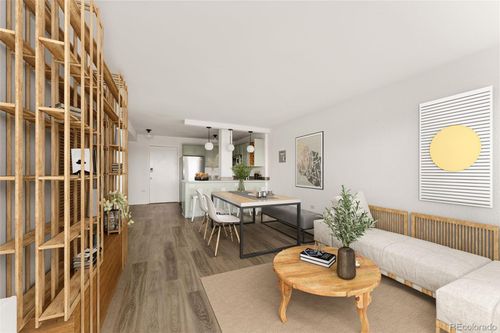 11i-909 N Logan St, Denver, CO, 80203-3003 | Card Image