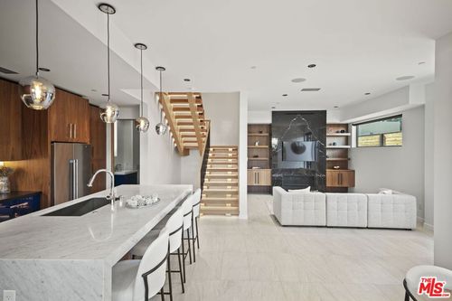 101-212 Bay St, Santa Monica, CA, 90405-1004 | Card Image