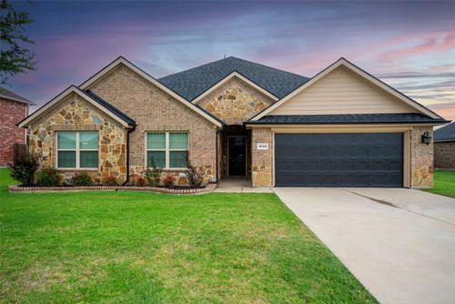 1543 Meadowlake Dr, Waxahachie, TX, 75165-1254 | Card Image