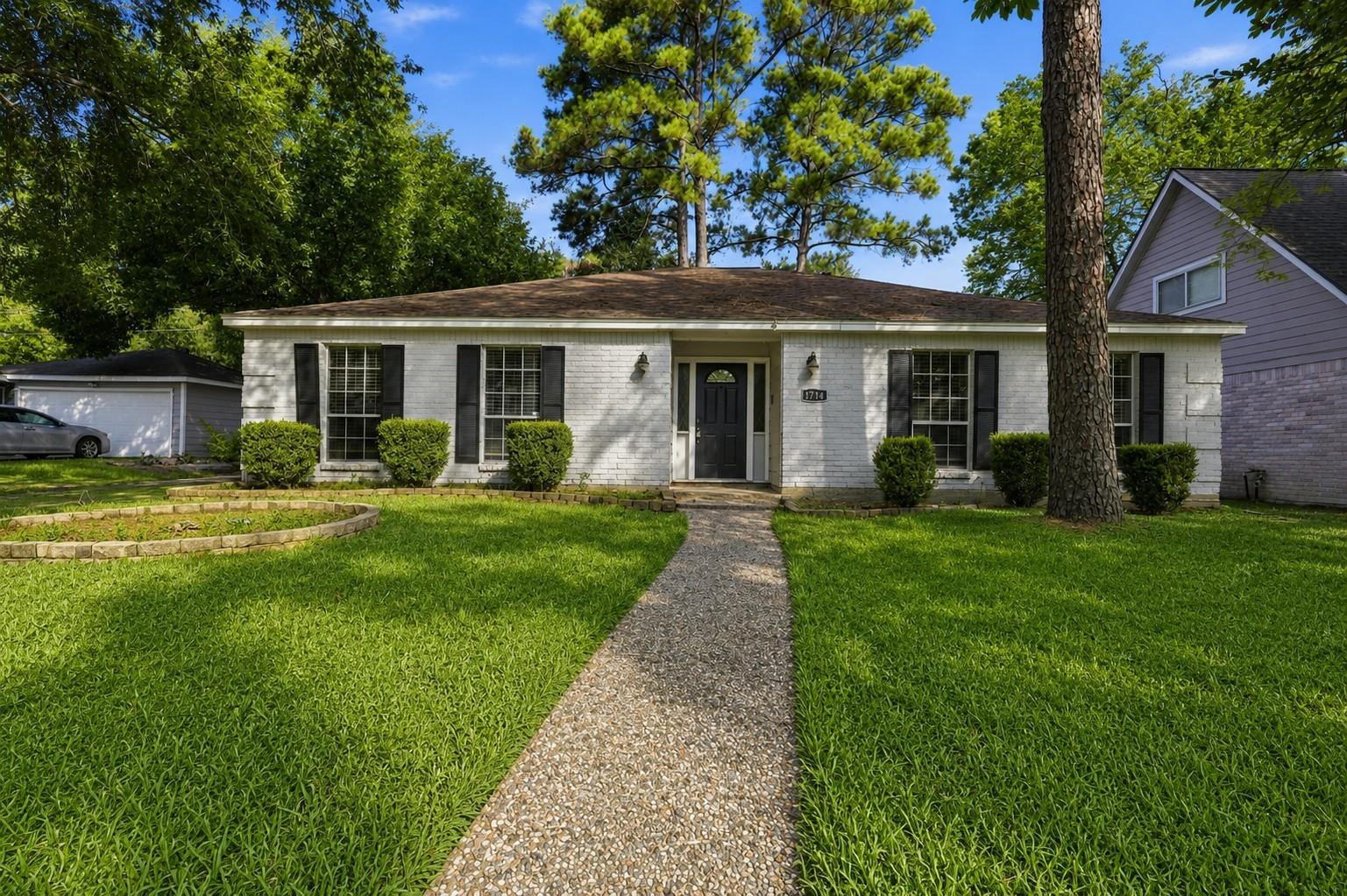 7714 Kleingreen Ln, Pending in Spring - eXp Realty