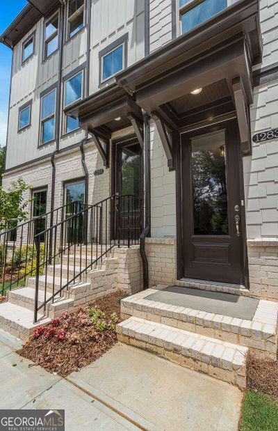 2042 Victoria Park Road, Townhouse with 3 bedrooms, 3 bathrooms and null parking in Decatur GA | Image 2