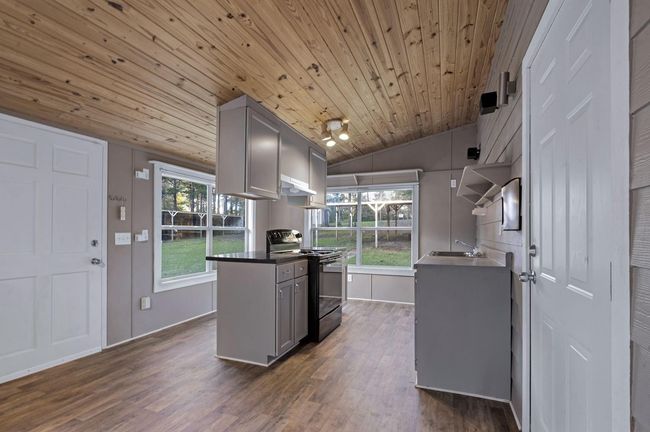225 County Road 3360, House other with 1 bedrooms, 1 bathrooms and 5 parking in San Augustine TX | Image 4
