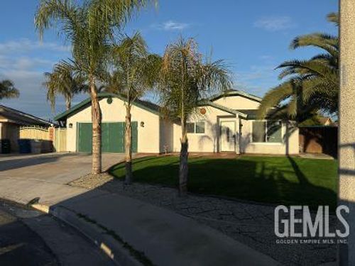 2334 Rounds St, Delano, CA, 93215-1247 | Card Image