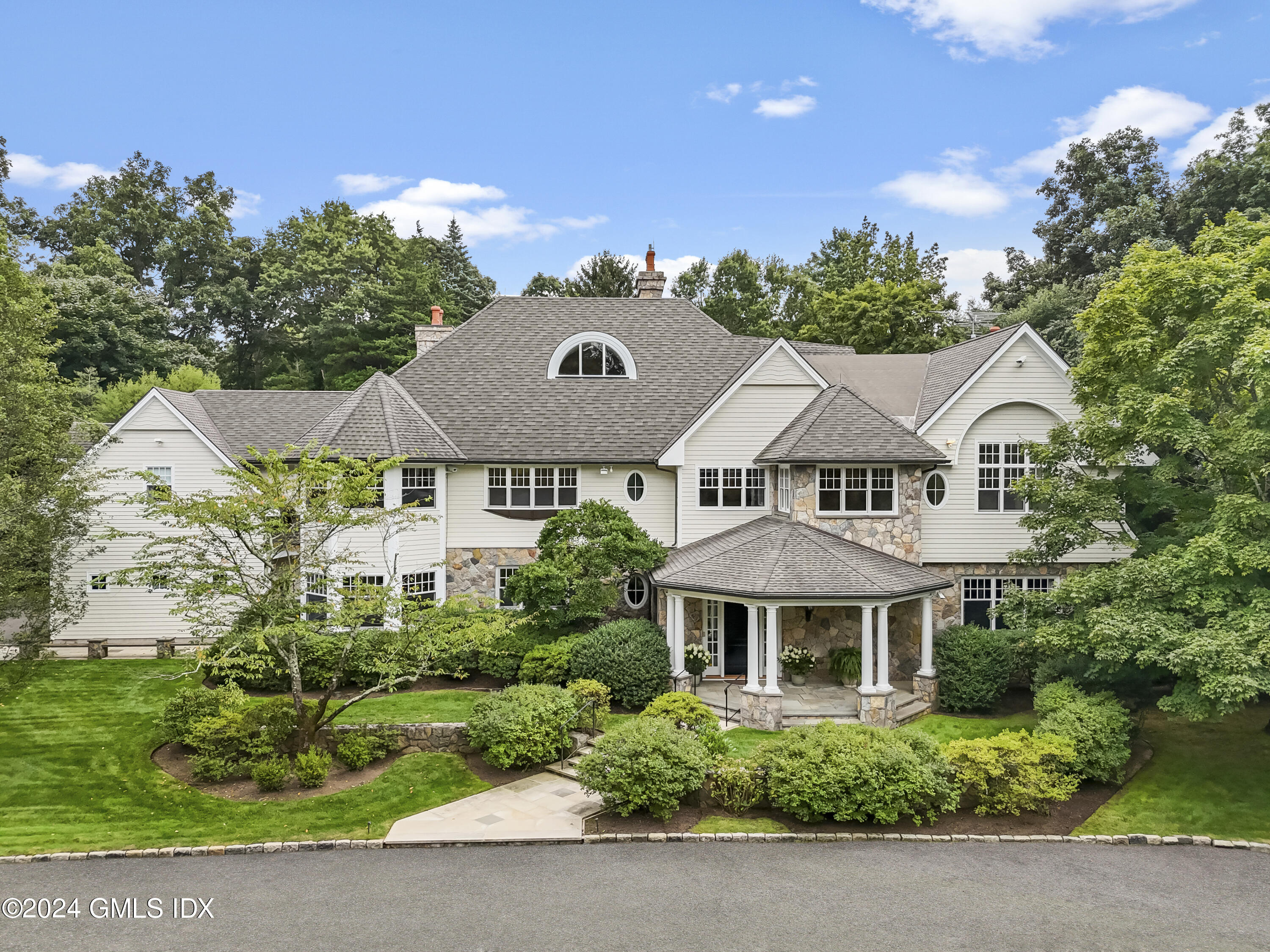 Byfield Ln, Greenwich, CT 06830