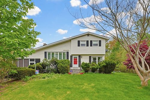 81 Florida Ave, Bellingham, MA, 02019-2733 | Card Image