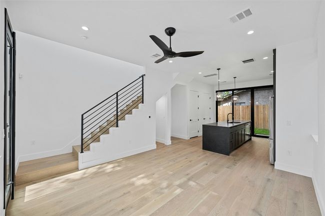 B - 2010 Gathright Cv, House other with 2 bedrooms, 3 bathrooms and 1 parking in Austin TX | Image 6