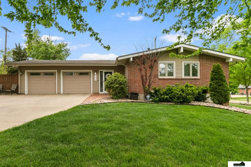 7441 Dotson Rd, Lincoln, NE, 68505-2573 | Card Image