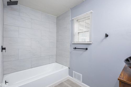 15641 Pickford St, Detroit, MI, 48235-2920 | Card Image