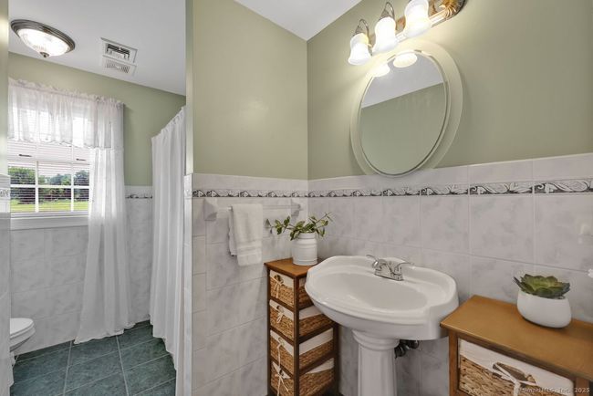 197 Shadow Pond Ln, House other with 4 bedrooms, 4 bathrooms and 6 parking in Suffield CT | Image 27