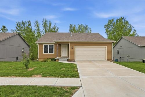 21407 W 216th St, Spring Hill, KS, 66083-8114 | Card Image