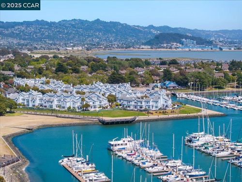 609 Commodore Dr, Richmond, CA, 94804-4584 | Card Image