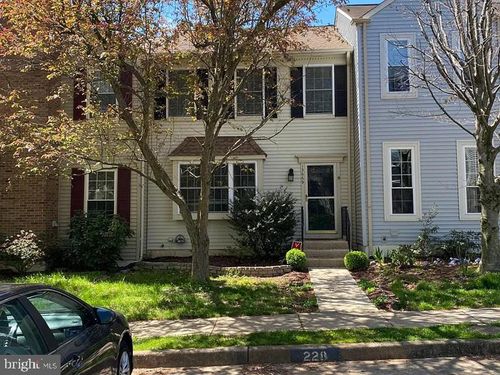 13669 Barren Springs Ct, CENTREVILLE, VA, 20121-3022 | Card Image