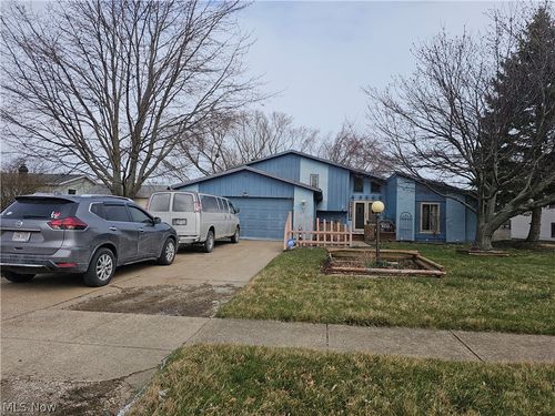 4112 Ivanhoe Dr, Lorain, OH, 44053-1561 | Card Image