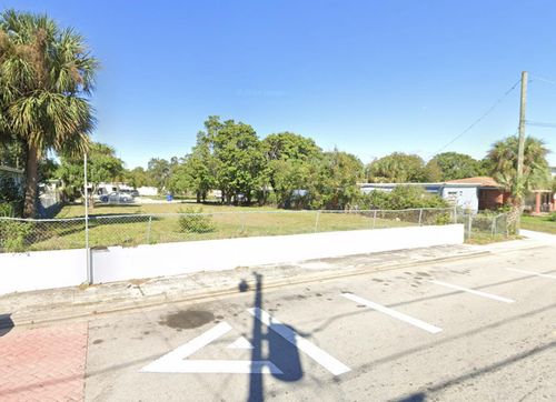 1440 W 28th St, Riviera Beach, FL, 33404-4140 | Card Image