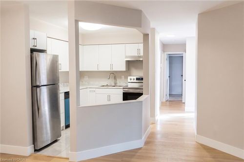 22-3085 Kingsway Dr, Kitchener, ON, N2C2P1 | Card Image