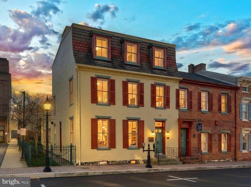 28 W Middle St, GETTYSBURG, PA, 17325-2101 | Card Image