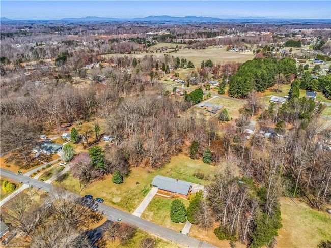 4665 Swain Ln, House other with 3 bedrooms, 2 bathrooms and null parking in Walkertown NC | Image 4