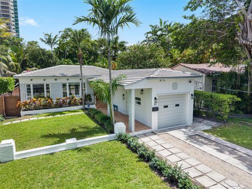 784 Ne 71st St, Miami, FL, 33138-5718 | Card Image