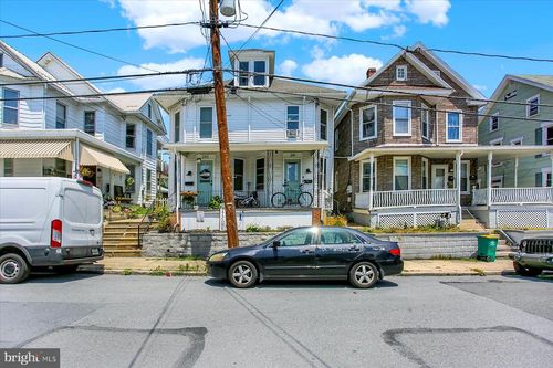 241 High St, CHAMBERSBURG, PA, 17201-1509 | Card Image