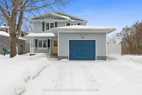 230 Allan St, Smiths Falls, ON, K7A5E9 | Card Image