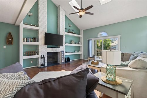 457 E Lake Cir, Chesapeake, VA, 23322-8321 | Card Image