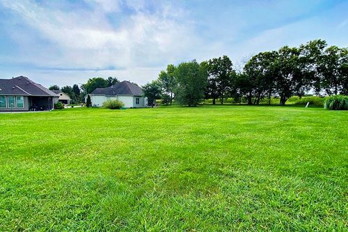 303 Crestview Ct, Raymore, MO, 64083-8703 | Card Image