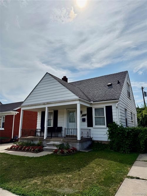 6441 Kendal St, Dearborn, MI, 48126-2148 | Card Image