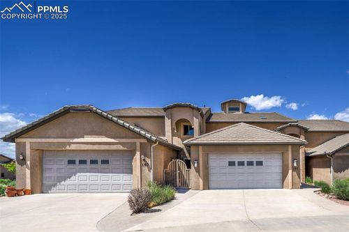 105 Aberdeen Blfs, Pueblo, CO, 81004-1074 | Card Image