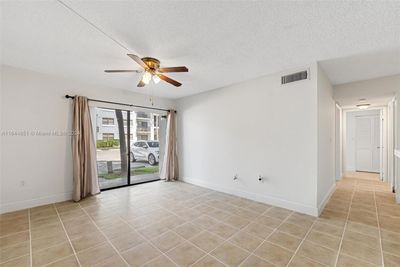 105 - 7200 Nw 179th St, Condo with 2 bedrooms, 2 bathrooms and null parking in Hialeah FL | Image 1