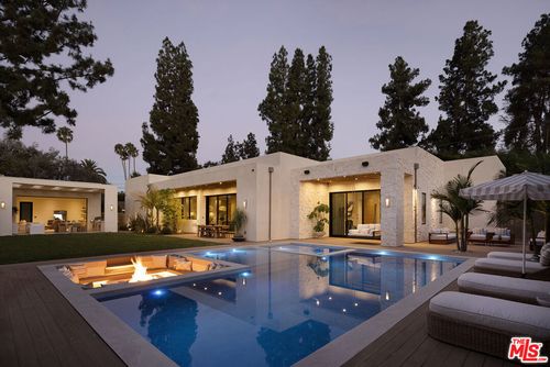 5105 Oakdale Ave, Woodland Hills, CA, 91364-3631 | Card Image