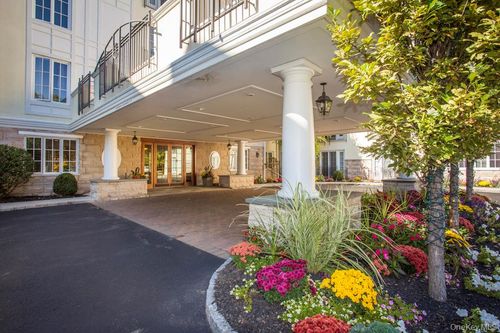 213-213 Trump Park, Shrub Oak, NY, 10588-1210 | Card Image