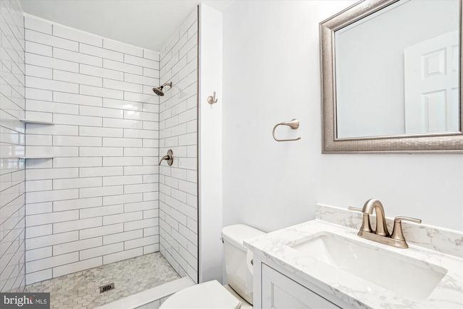 5521 Lakewhite Ct, Townhouse with 3 bedrooms, 4 bathrooms and null parking in FAIRFAX VA | Image 20