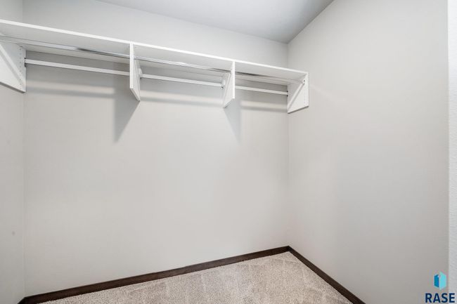 1600 N Tina Dr, House other with 3 bedrooms, 2 bathrooms and null parking in Sioux Falls SD | Image 8