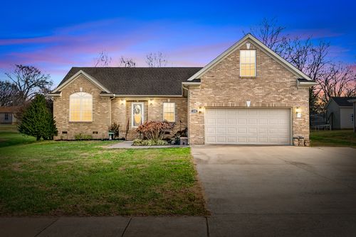 100 Daven Dr, Hopkinsville, KY, 42240-4001 | Card Image