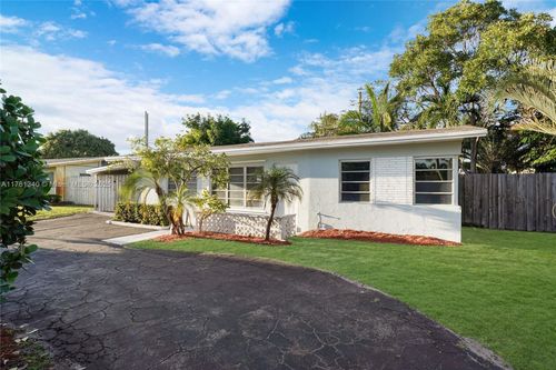 1441 Ne 32nd Pl, Pompano Beach, FL, 33064-6752 | Card Image