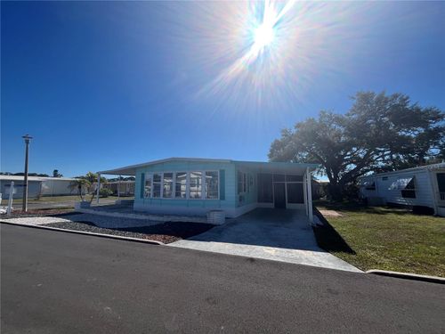 518 Cervina Dr N, VENICE, FL, 34285-4410 | Card Image