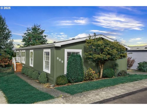 809 Sw Crestview Way, Troutdale, OR, 97060-5411 | Card Image