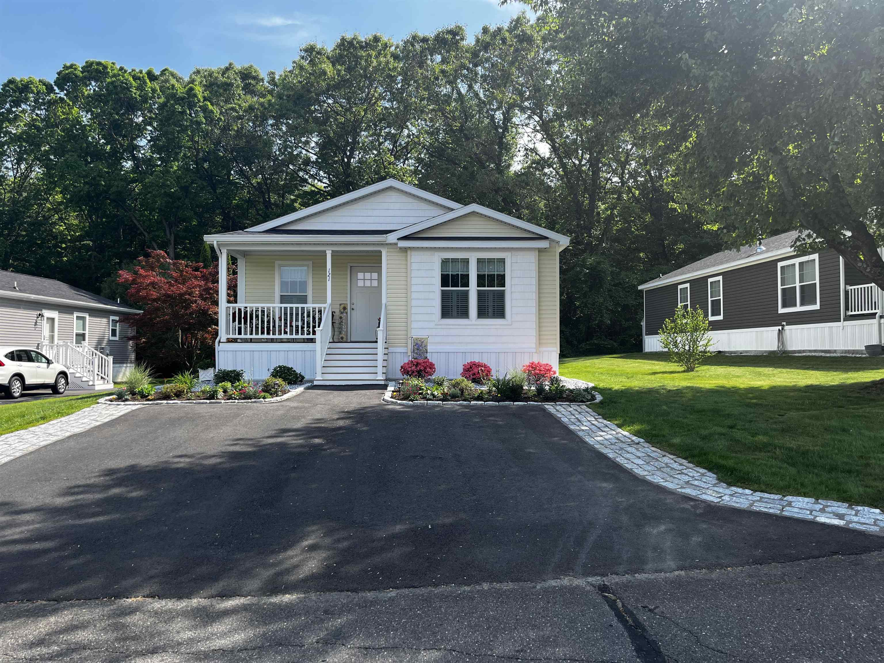 Dawn Dr, Concord, NH 03303