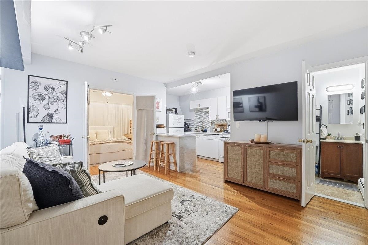 Residential Lease in Hoboken 3
