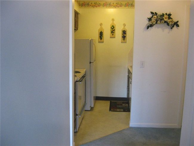 APT-10N - 27 School St, Condo with 1 bedrooms, 1 bathrooms and 1 parking in Westerly RI | Image 4