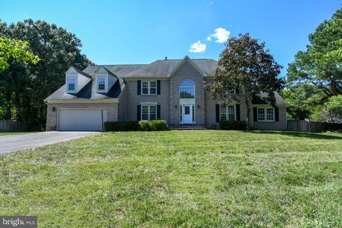 8012 Wingate Dr, GLENN DALE, MD, 20769-2025 | Card Image