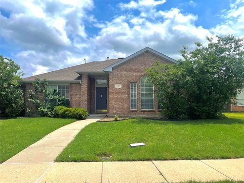 807 Aylesbury Dr, Allen, TX, 75002-5743 | Card Image