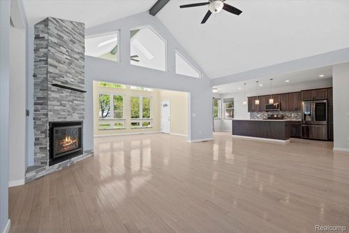 12150 Shaffer Rd, Springfld Twp, MI, 48350-3709 | Card Image