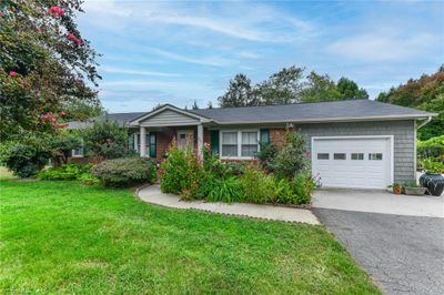 531 Lakecrest Drive, House other with 3 bedrooms, 1 bathrooms and null parking in Kernersville NC | Image 1